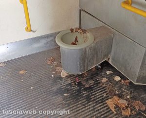 I bagni pubblici al parcheggio del Sacrario