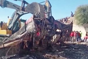 Quetta - Pullman finisce in un burrone