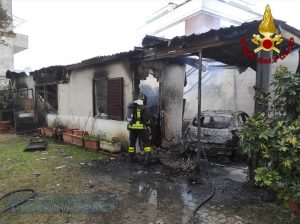 Fregene - L'intervento dei vigili del fuoco