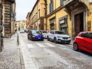 Viterbo - I carabinieri a via Cavour