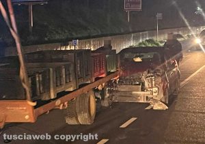 Viterbo - Auto contro trattore