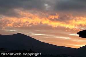 Il grigio e rosa di un'alba