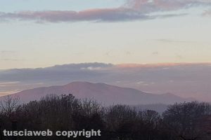 Soriano nel Cimino illuminata dall'alba