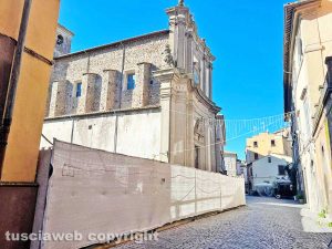 Viterbo - Il palazzo demolito in via cardinal La Fontaine