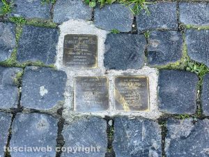 Viterbo - Giornata della memoria - Le pietre d'inciampo in via della Verità