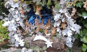 Presepe in mezzo al verde