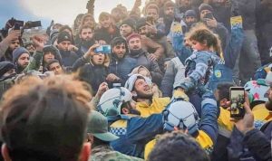 I soccorritori all'opera dopo il terremoto in Turchia - Foto Syria Civil Defence The White Helmets