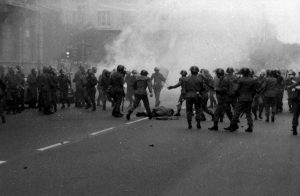 Un'immagine d'epoca della polizia