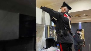Una perquisizione dei carabinieri