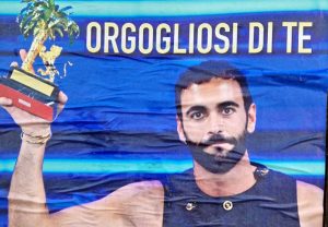 Ronciglione - I manifesti per Marco Mengoni affissi al centro storico