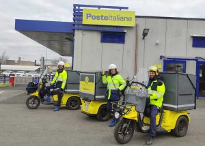 Viterbo - Poste - I mezzi ecologici a disposizione del portalettere
