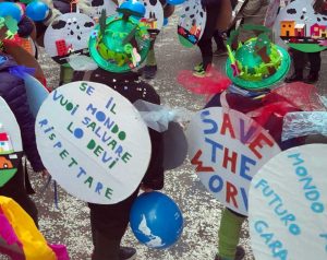 Caprarola - Gli alunni della primaria alla sfilata del Carnevale