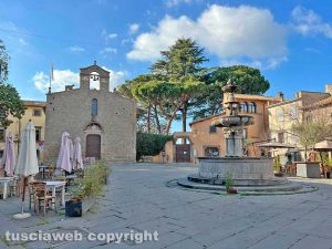 Viterbo - Piazza del Gesù