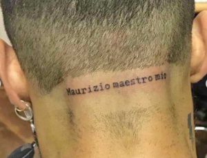 Fabrizio Corona omaggia Maurizio Costanzo con un tatuaggio sulla nuca