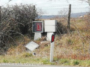 Viterbo - Cassia Cimina - Divelta cassetta elettrica