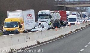 Viterbo - Incidente sulla superstrada, 4 veicoli coinvolti e traffico in tilt