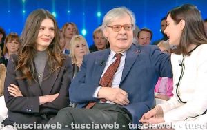 Vittorio Sgarbi ospite di Domenica In con le figlie Alba ed EvelinaVittorio Sgarbi ospite di Domenica In con le figlie Alba ed Evelina
