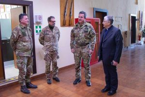 Viterbo - Orazio Francesco Piazza in visita al comando aviazione dell'esercito