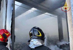 Reggio Emilia - Incendio in un'azienda tessile