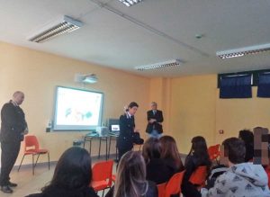 Carabinieri all'istituto alberghiero di Montalto di Castro