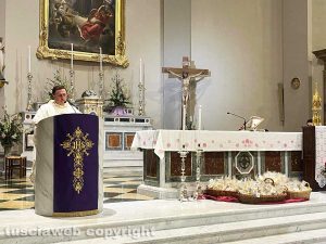 Viterbo - Benedizione del pane e venerazione del sacro cuore di santa Rosa