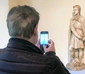 Viterbo - Gli ospiti di Villa Rosa alla mostra "Fakes"
