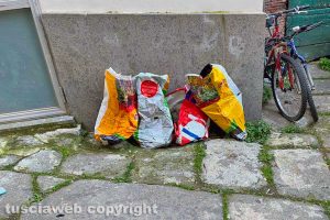 Viterbo - L'immondizia in via San Egidio