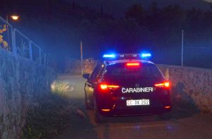 Un’auto dei carabinieri