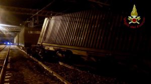 Treno merci deragliato tra Firenze e Bologna