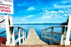 Marta - Il pontile sul lago di Bolsena