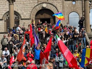 Viterbo - 25 aprile - La contestazione a piazza San Lorenzo