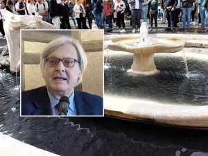 Roma - Vittorio Sgarbi contro gli attivisti che hanno versato del liquido nero nella fontana di piazza di Spagna