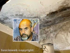 Pratogiardino Lucio Battisti - Il bagno lurido e sporco - Nel riquadro l'assessore Stefano Floris