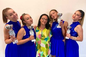 Sport - Viterbo - La Stella Azzurra pattinaggio artistico sulle rotelle ai campionati regionali Uisp - Da sinistra: Rachele Menicacci, Asia Baldini, Alessandra Lucarini, Virginia Tomi, Asia Pagliari