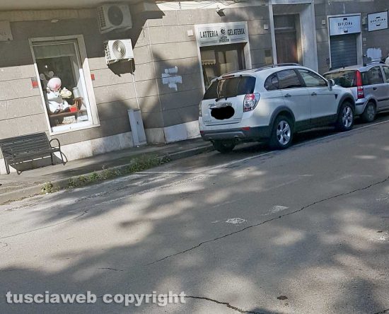 Viterbo - Strisce pedonali in via Vicenza