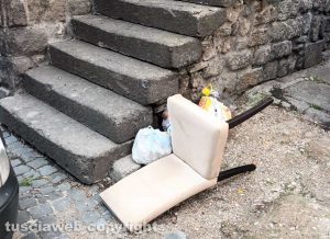 Viterbo - Palazzo Gatti deturpato