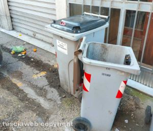 Viterbo - Immondizia in via Osoppo