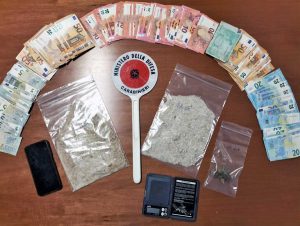 Carabinieri - Marta - La droga e i soldi sequestrati