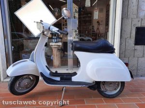 Il raduno Vespa a Montefiascone