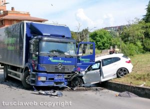 Montefiascone - Scontro auto-camion sulla Cassia