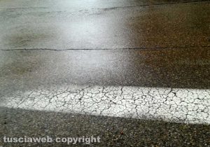 Viterbo - Via Montello - Strisce pedonali invisibili
