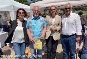Festival del volontariato - Per il Gavac, a Valle Faul la direttrice del carcere Anna Maria Dello Preite, con Luigi Errichelli, l'ex presidente del tribunale Maria Rosaria Covelli e il dipendete Bruno Armenti