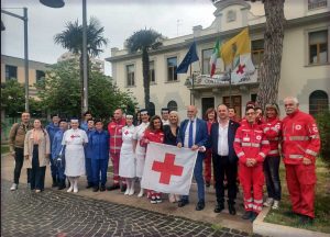 Civitavecchia - Consegnato il drappo della Cri