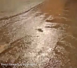 San Martino al Cimino - Perdita d'acqua in piazza Donna Olimpia