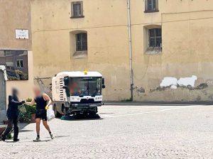 Viterbo - La spazzatrice in azione agli Almadiani