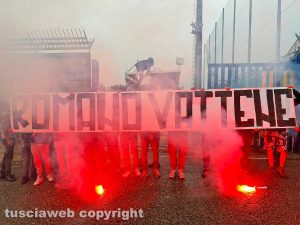 Viterbo - Il sit-in dei tifosi della curva nord