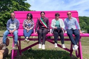 Tolfa - Inaugurata la panchina gigante