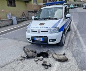 Civita Castellana - Buca in via Terni