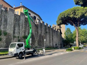 Viterbo - La pulizia delle mura