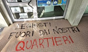 Le scritte fuori dalle sedi della Lega